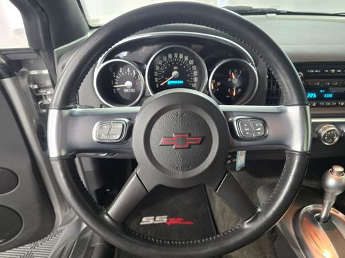 Used 2005 Chevrolet SSR w/ Preferred Equipment Group RWD image 83