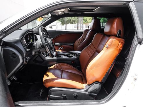 Used 2016 Dodge Challenger SRT w/ Technology Group RWD image 4