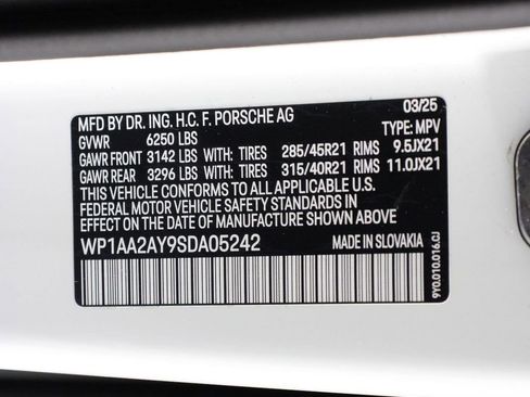 Certified 2025 Porsche Cayenne image 19