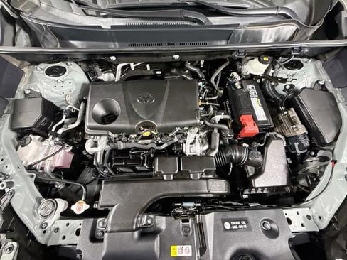 Certified 2021 Toyota RAV4 XLE w/ Convenience Package FWD image 31