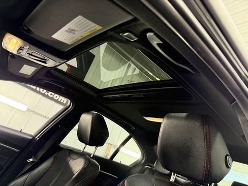 Used 2018 BMW 330i xDrive Sedan image 18