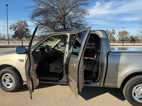 Used 2001 Ford F150 XLT image 13