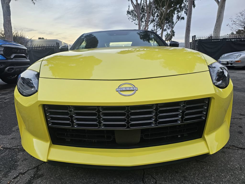 Used 2023 Nissan Z w/ Floor Mat Package (L93) RWD image 4