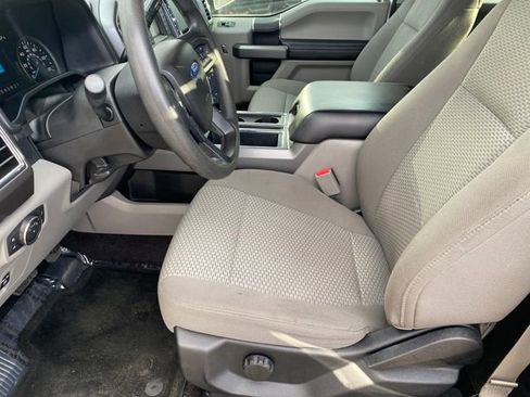 Used 2017 Ford F150 XLT image 10