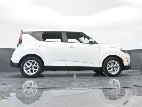 Used 2024 Kia Soul LX w/ Option Group 015 FWD image 57