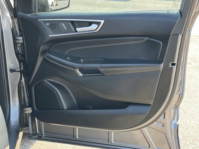 Used 2023 Ford Edge Titanium AWD/4WD image 25