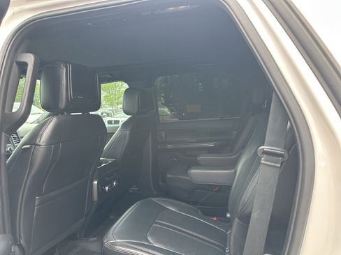 Used 2018 Ford Expedition Limited w/ Equipment Group 302A RWD image 6