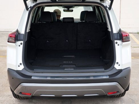 Used 2023 Nissan Rogue SL w/ SL Premium Package FWD image 9