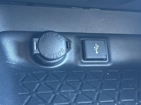 Certified 2022 Toyota RAV4 LE AWD/4WD image 31