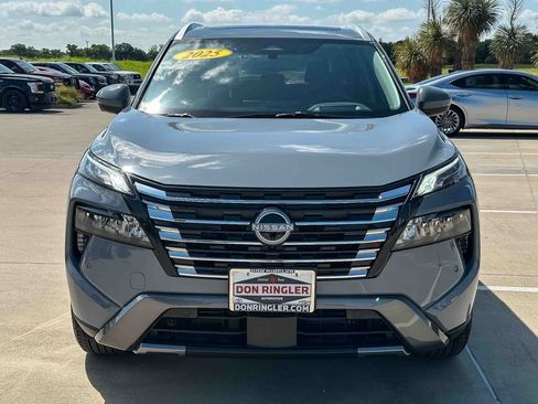 Used 2025 Nissan Rogue SL w/ SL Premium Package AWD/4WD image 8