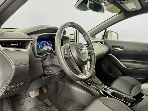 Used 2025 Toyota Corolla Cross AWD Hybrid image 14