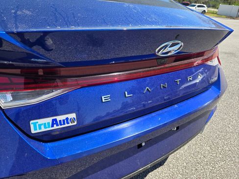 Used 2023 Hyundai Elantra Limited image 49