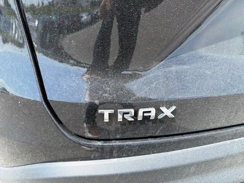 Used 2025 Chevrolet Trax LT FWD image 29