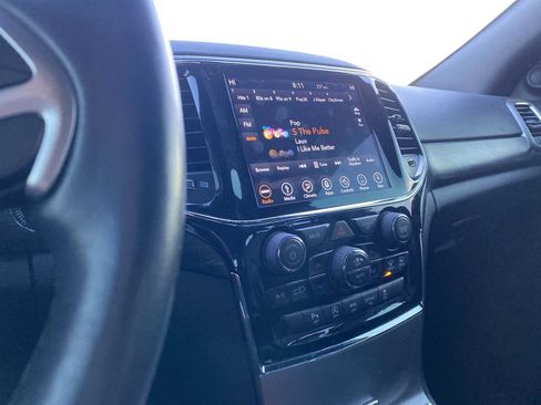 Used 2019 Jeep Grand Cherokee Altitude image 18