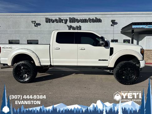 Used 2022 Ford F250 Lariat w/ Black Appearance Package image 2