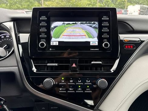 Used 2021 Toyota Camry LE w/ Cold Weather Package FWD image 20