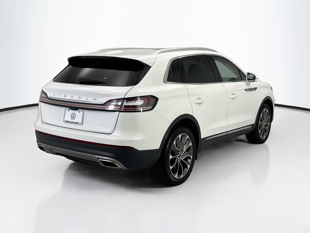 Used 2023 Lincoln Nautilus Reserve w/ Luxury Package AWD/4WD image 5