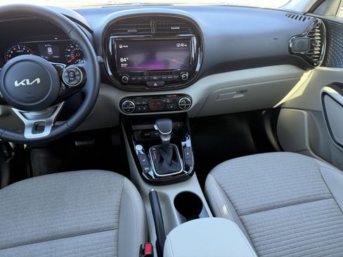Certified 2022 Kia Soul EX image 15