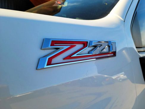 Used 2020 Chevrolet Silverado 2500 LT w/ Z71 Off-Road Package image 16