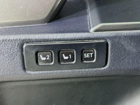 Used 2023 Lexus GX 460 Premium w/ Premium Package image 22