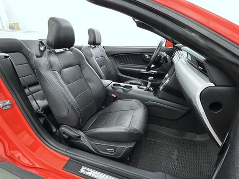 Used 2016 Ford Mustang Premium image 14