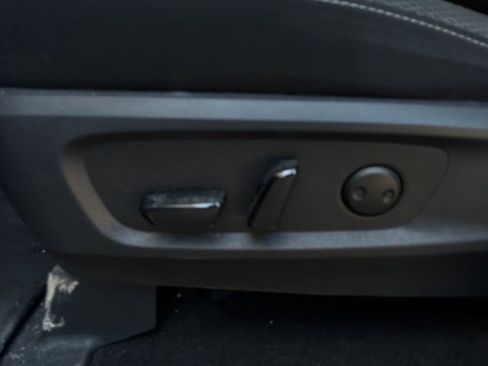 Used 2025 Nissan Pathfinder SV FWD image 11