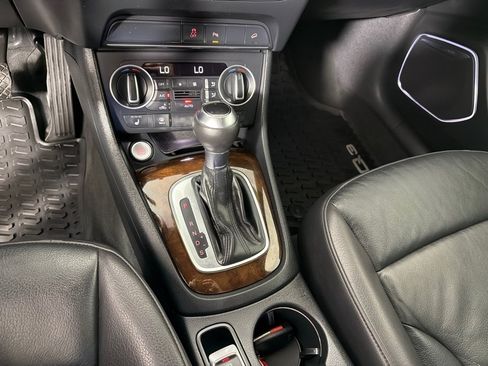Used 2017 Audi Q3 2.0T Prestige w/ Prestige Package AWD/4WD image 17