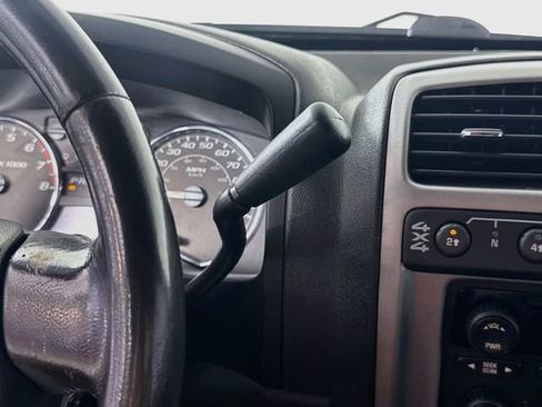 Used 2011 Chevrolet Colorado LT AWD/4WD image 17