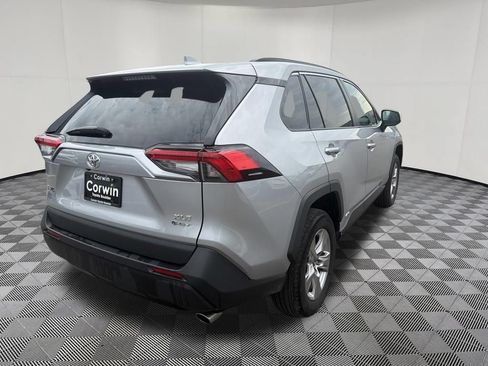 Used 2025 Toyota RAV4 XLE AWD/4WD image 6