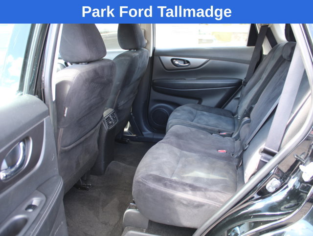 Used 2016 Nissan Rogue S AWD/4WD image 24
