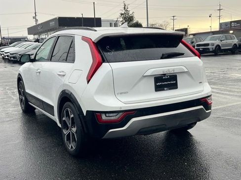 Certified 2023 Kia Niro SX Touring image 10