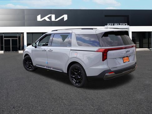 New 2027 Kia Carnival EX FWD image 5