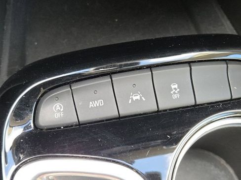 Used 2020 Buick Encore GX Essence image 8