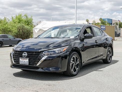 Used 2025 Nissan Sentra SV FWD image 8