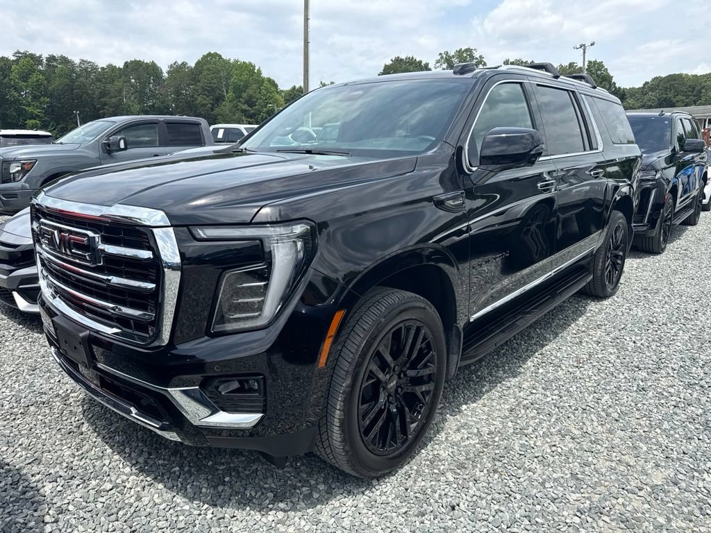 Used 2025 GMC Yukon XL Elevation w/ LPO, Yukon Black Package AWD/4WD image 1