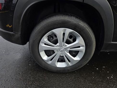 Used 2024 Chevrolet Trax LS image 9