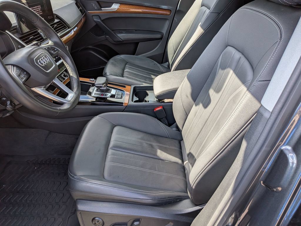 Used 2023 Audi Q5 2.0T Premium Plus w/ Premium Plus Package AWD/4WD image 12