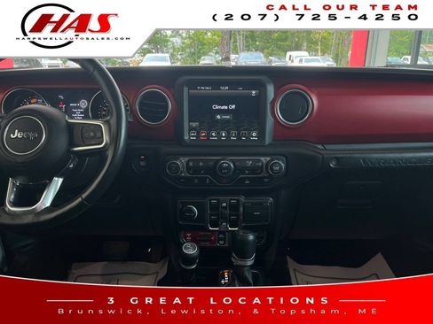 Used 2023 Jeep Wrangler Unlimited Rubicon w/ Cold Weather Group AWD/4WD image 15