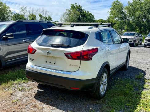 Used 2017 Nissan Rogue Sport SV w/ SV Premium Package AWD/4WD image 8