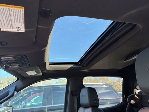 Used 2020 Chevrolet Silverado 1500 High Country w/ Technology Package image 4