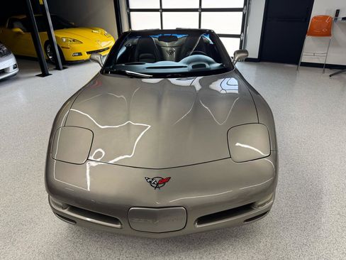 Used 2001 Chevrolet Corvette Convertible w/ Preferred Equipment Group2 RWD image 21