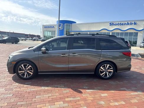 Used 2022 Honda Odyssey Touring image 3