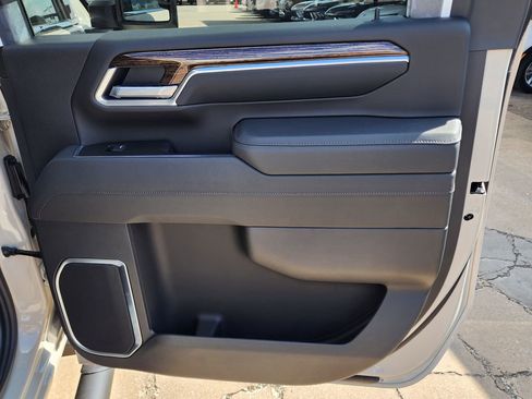 New 2026 GMC Sierra 2500 SLE w/ SLE Value Package; AWD/4WD image 41