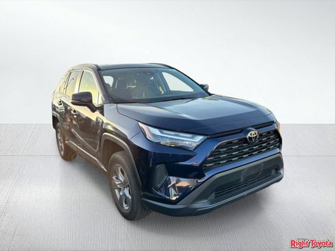 Used 2025 Toyota RAV4 XLE AWD/4WD image 5