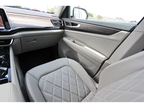 Used 2024 Volkswagen Atlas SEL Premium R-Line AWD/4WD image 11