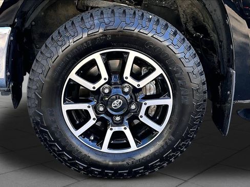 Used 2019 Toyota Tundra SR5 w/ TRD Off Road Package AWD/4WD image 10