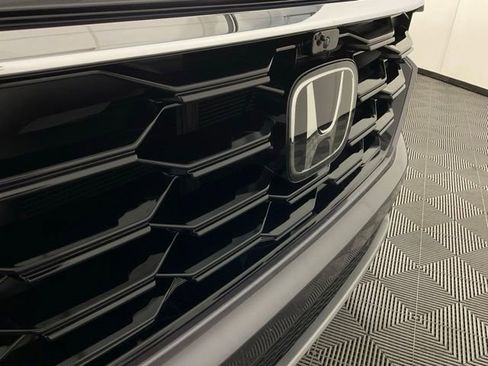 Used 2025 Honda Pilot Elite image 9