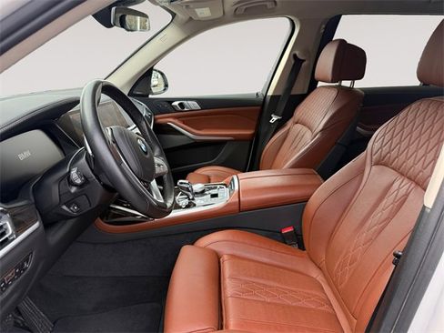 Used 2021 BMW X7 xDrive40i w/ Executive Package image 9