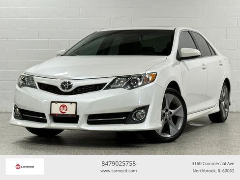 Used 2012 Toyota Camry SE FWD image 1