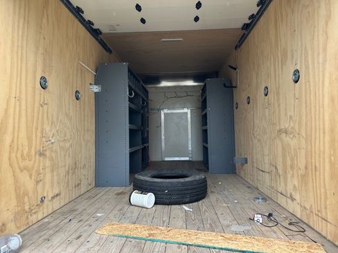 Used 2022 Chevrolet Express 3500 w/ Driver Convenience Package image 7